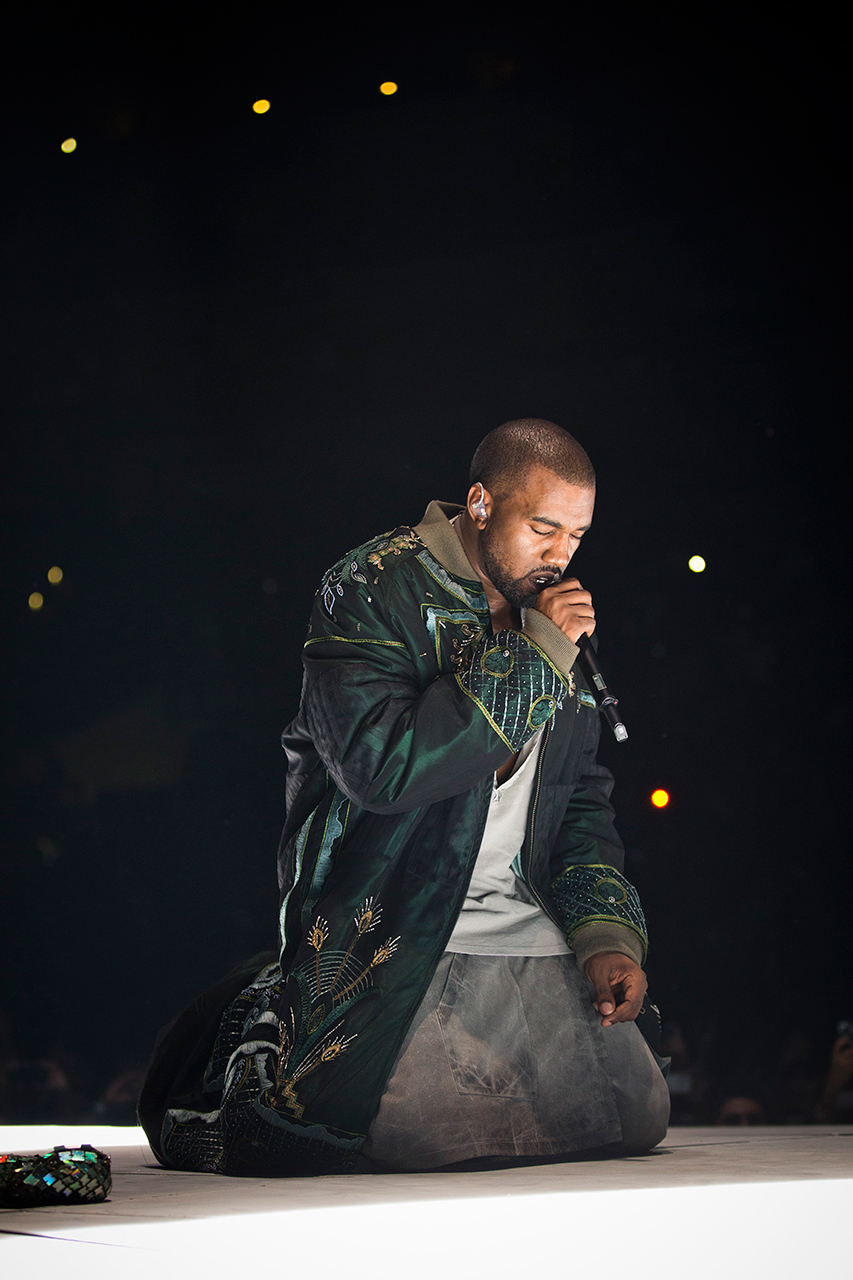 maison-martin-margiela-presents-the-collaboration-for-kanye-wests-yeezus-tour-custom-made-outfits-5